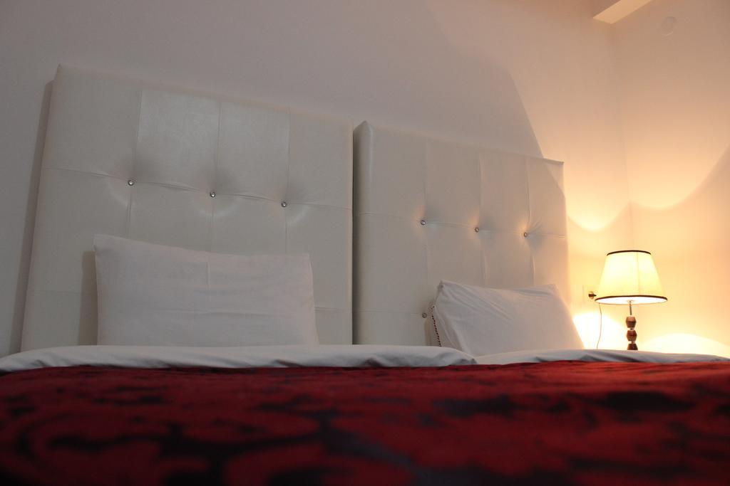 Hotel Grand Palace Tbilisi Esterno foto