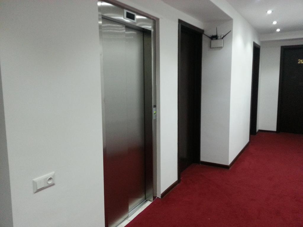 Hotel Grand Palace Tbilisi Esterno foto