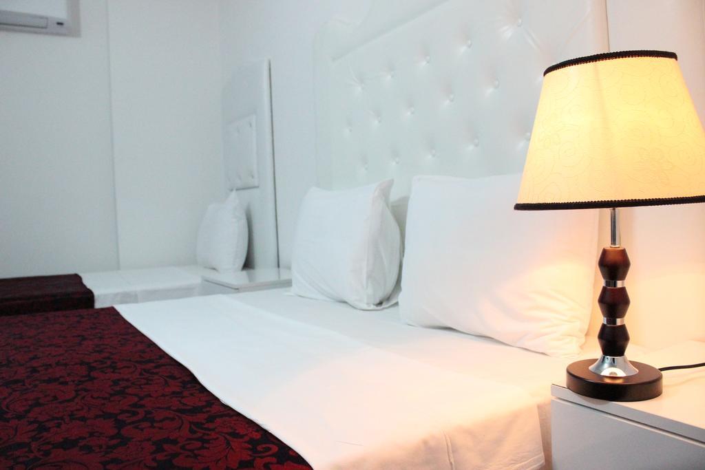 Hotel Grand Palace Tbilisi Esterno foto