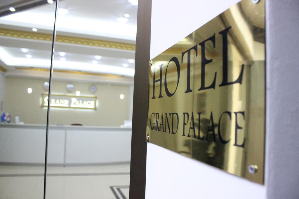 Hotel Grand Palace Tbilisi Esterno foto