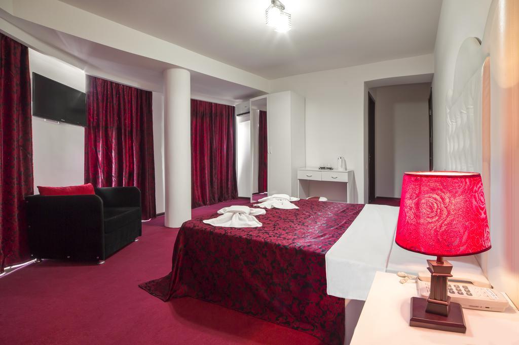 Hotel Grand Palace Tbilisi Esterno foto