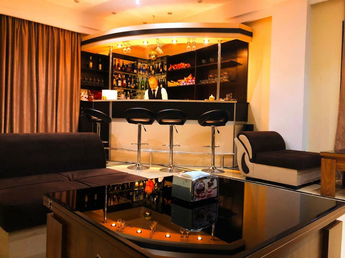 Hotel Grand Palace Tbilisi Esterno foto